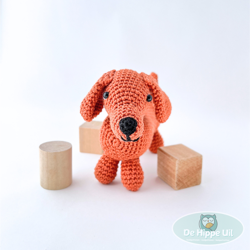 Crochet pattern Tippy the Dachshund